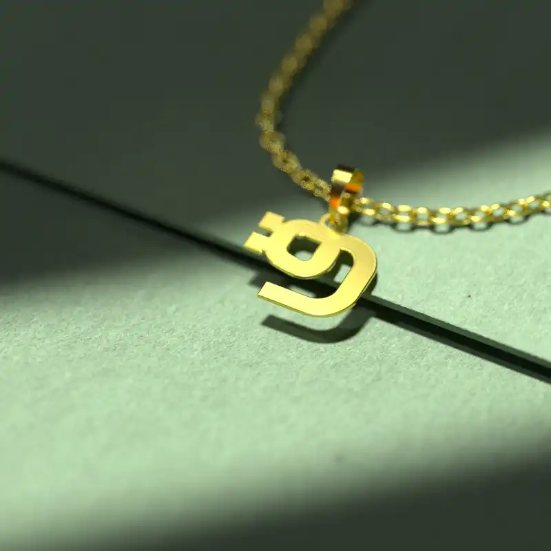 گردنبند طلا 18 عیار زنانه مدوپد مدل حرف ق کد I3-1-1248