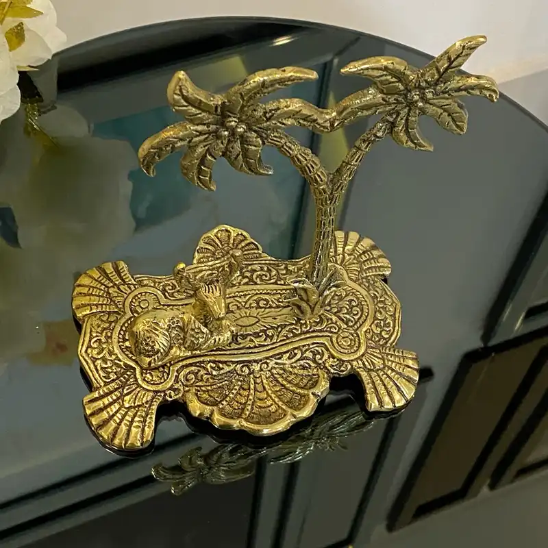 دکوری برنجی مدل نخل 102175