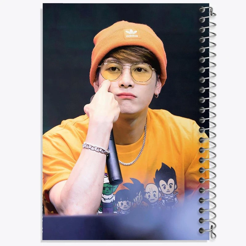 دفتر شطرنجی 50 برگ خندالو طرح جکسون وانگ گروه گات سون GOT7 کد 11660