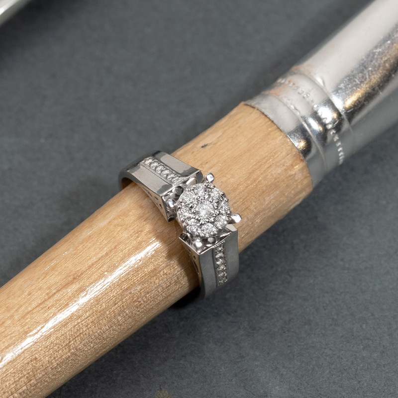 انگشتر طلا 18 عیار زنانه مدل FL 001023