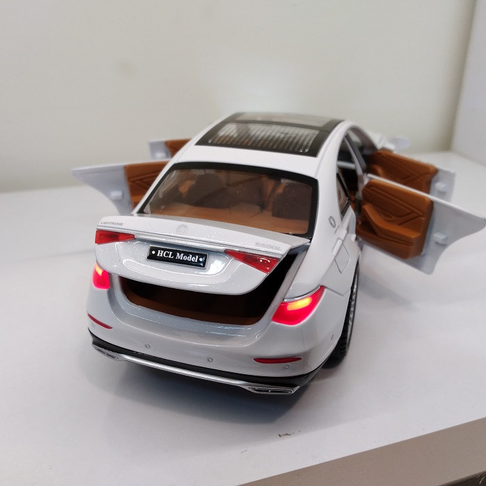 ماشین بازی مدل بنز طرح s600