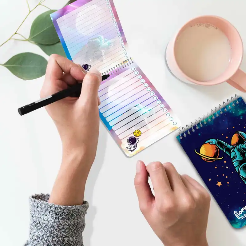 دفترچه یادداشت مستر راد طرح فضانورد کد fiory 1788