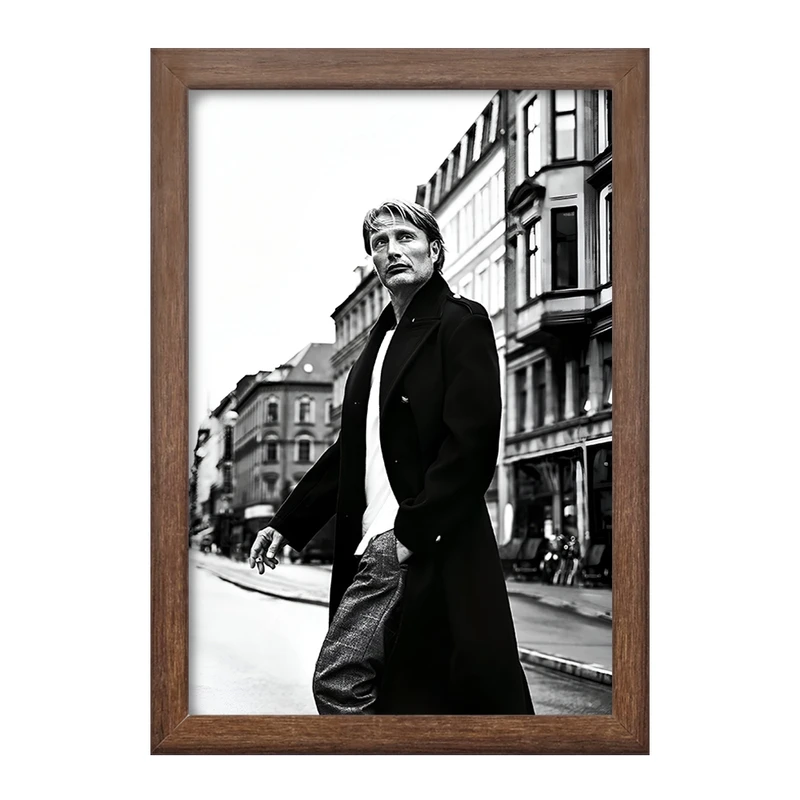 تابلو خندالو طرح مادز میکلسن (Mads Mikkelsen) کد F7453