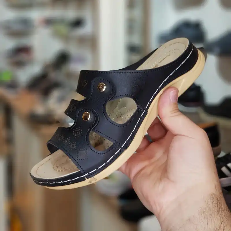 دمپایی زنانه مدل طبی شقایق رنگ مشکی