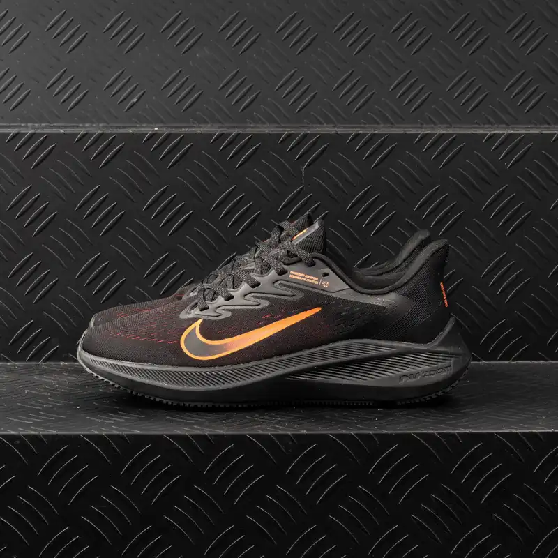 کفش مخصوص دویدن مدل WINFLO7 BKALLOR-10004105