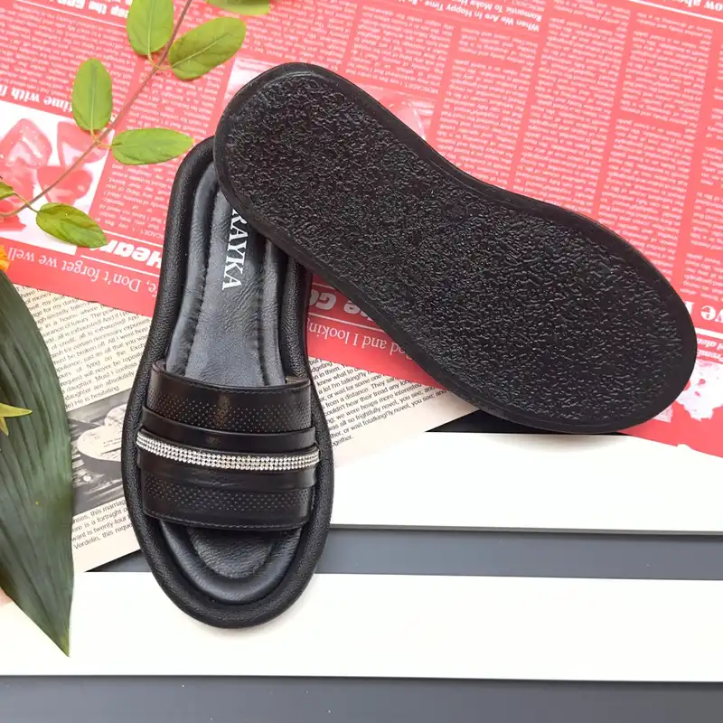 دمپایی زنانه رایکا طب مدل ژاله BL