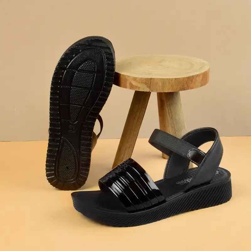 صندل زنانه پاپا مدل تارانی کشی BK.4046