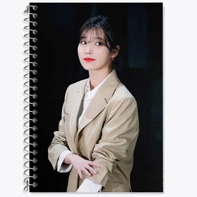 دفتر زبان 50 برگ خندالو مدل دو خط طرح آیو IU کد 19839