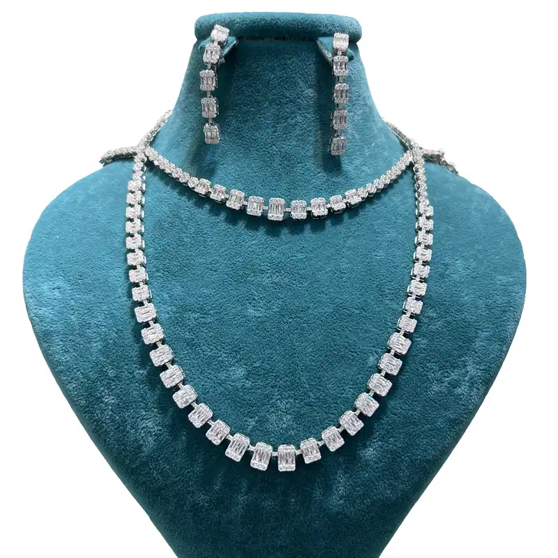 نیم ست نقره زنانه مدل سوپر لوکس جواهری مزین به روکش طلا 90-70