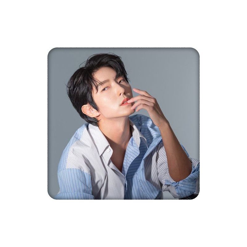 زیرلیوانی طرح بازیگر کره ای لی جون گی کد 1742177