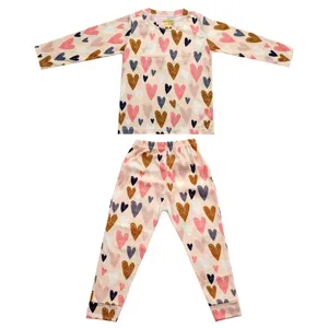 ست تی شرت آستین بلند و شلوار دخترانه طرح قلب