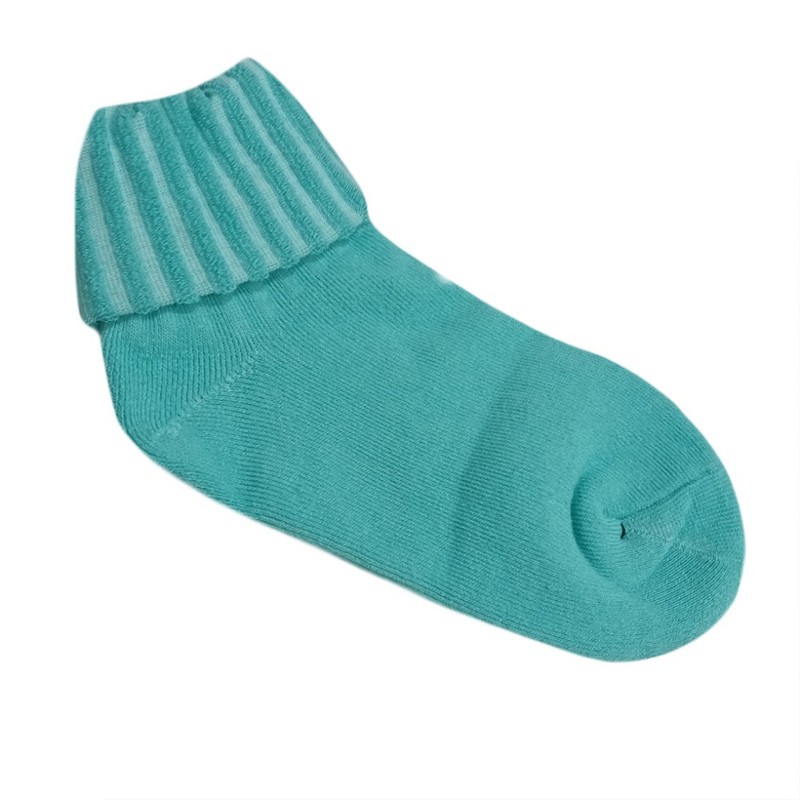 جوراب زنانه مدل پشمی رنگ فیروزه ای
