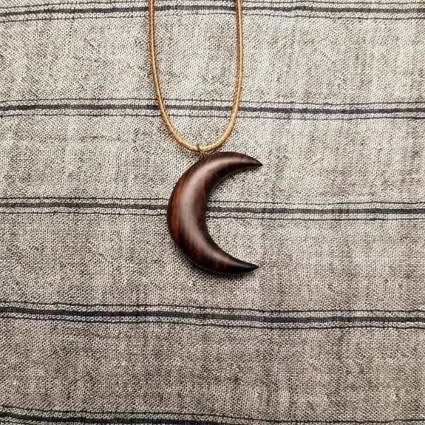 گردنبند مدل چوبی ماه
