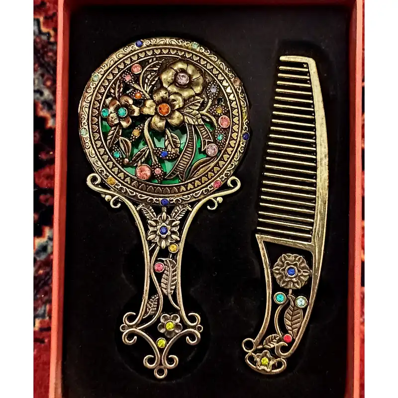 ست آینه آرایشی و شانه کد 02