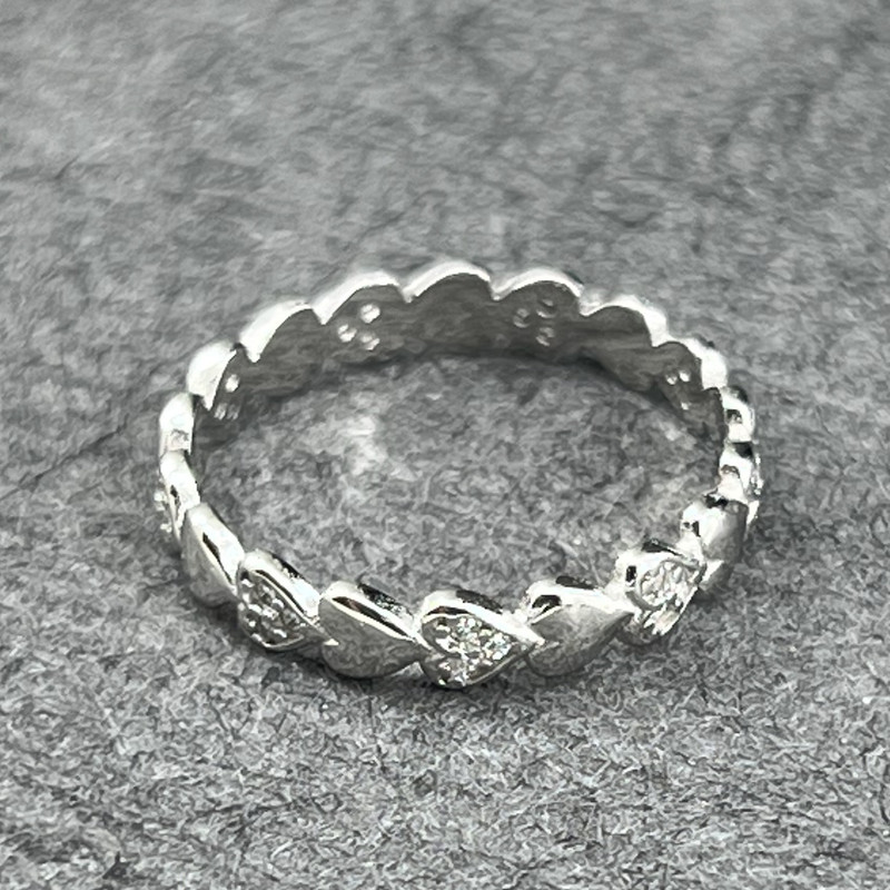 انگشتر نقره زنانه گیرا مدل 380 انگشتر نقره زنانه گیرا مدل 380