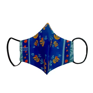 ماسک پارچه‌ای مدل گل دار رنگ آبی