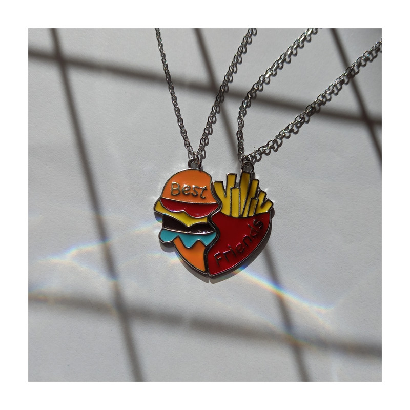 گردنبند دخترانه مدل سیب زمینی سرخ کرده و برگر بسته 2 عددی گردنبند دخترانه مدل سیب زمینی سرخ کرده و برگر بسته 2 عددی