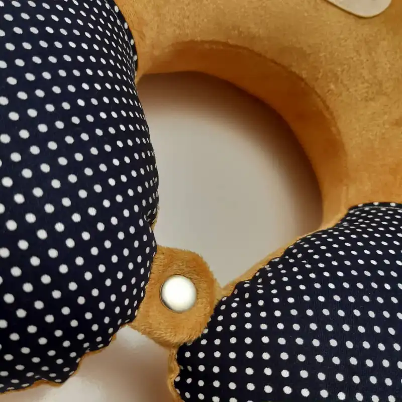 بالش دورگردنی گروه هنری زندگی طرح خرس مهربان به همراه چشم بند