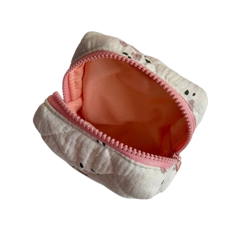 عکس شماره 2 : کیف نوار بهداشتی پریمولا مدل گل و برگ