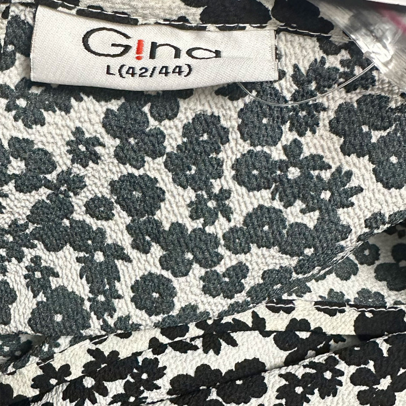 بلوز زنانه جینا مدل گلدار کد 3179