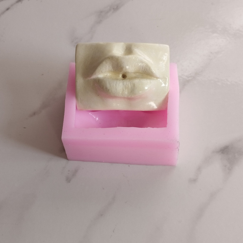 قالب شمع مدل جاعودی لب