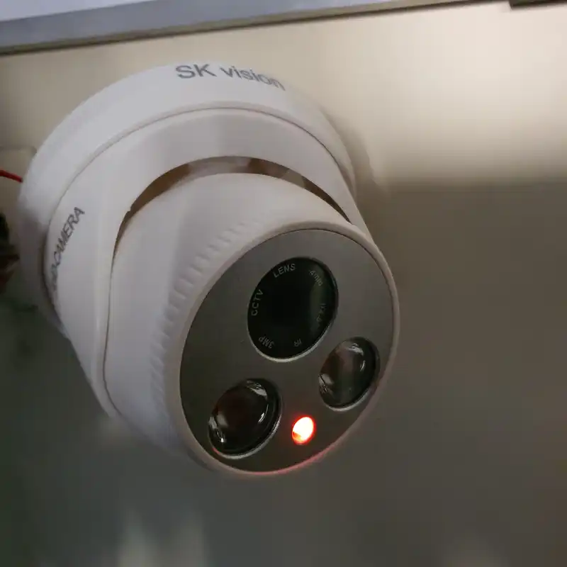 ماکت دوربین مداربسته اسکای ویژن مدل چراغ دار