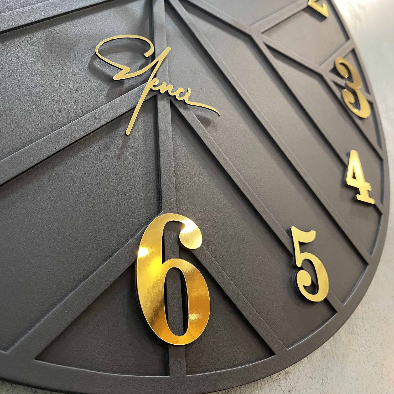 ساعت دیواری اِلِنسی مدل Roga کد 60c