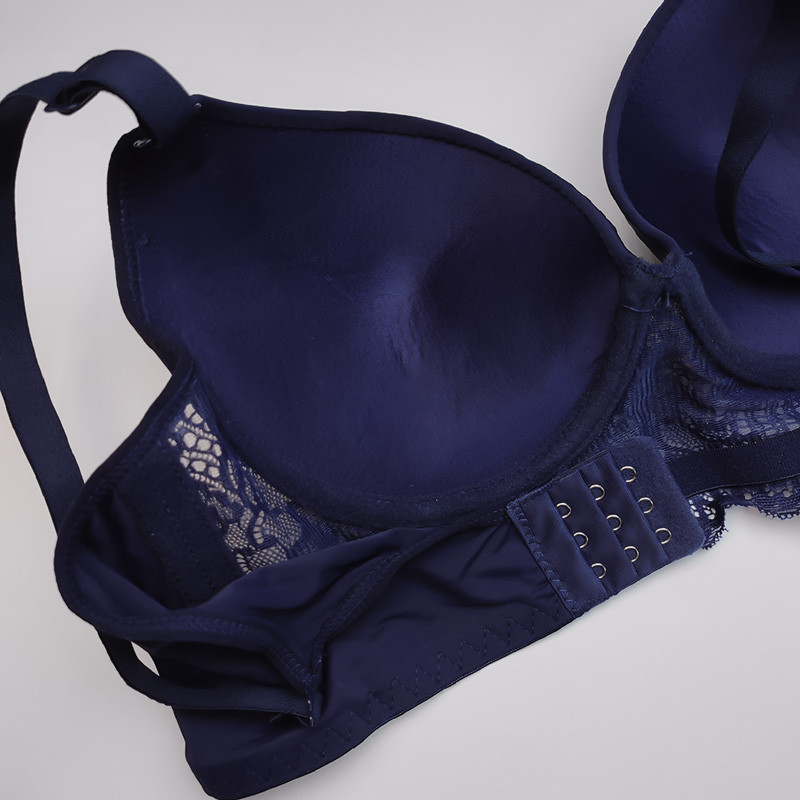 سوتین زنانه مدل آریان طرح گیپور کاپ B کد 10704s