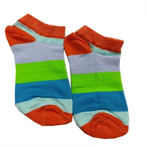 جوراب بچگانه مدل رنگین کمانی