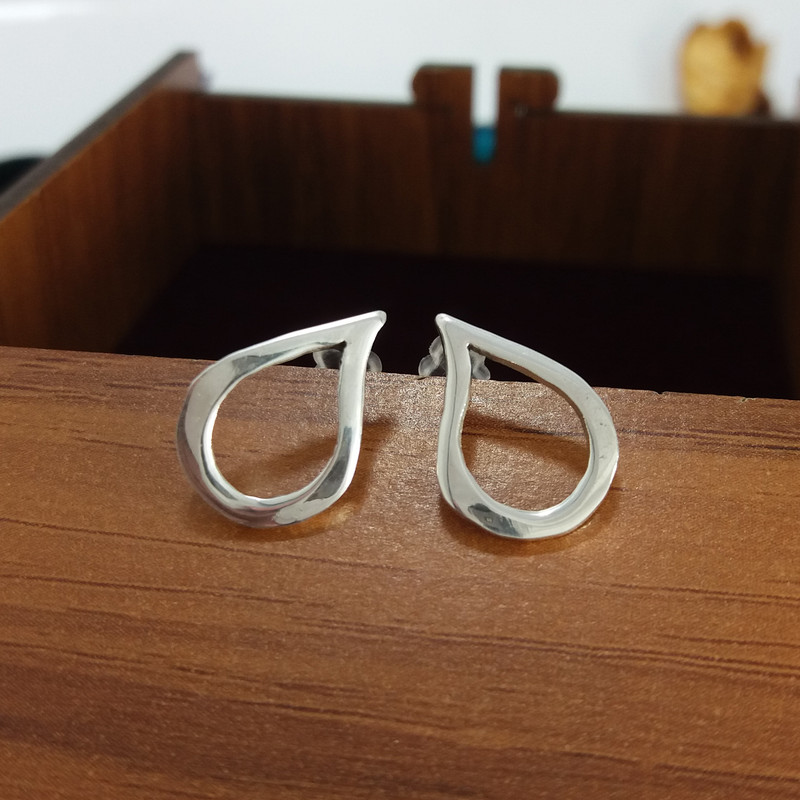 گوشواره نقره زنانه مدل اشک تکی