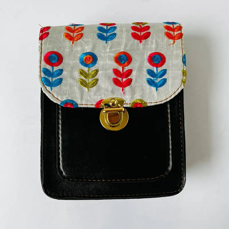 کیف رودوشی زنانه مدل سوزن دوزی قفل دار کد K1