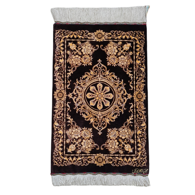 فرش دستباف نیم متری قم طرح ترنجی کد 1222