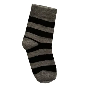 جوراب پسرانه مدل راه راه