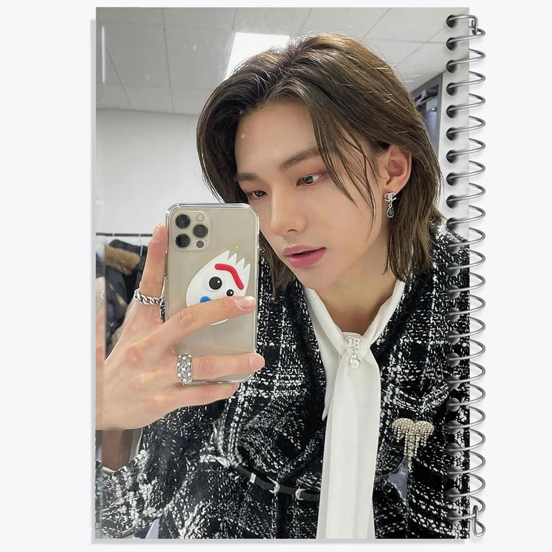 دفتر مشق 100 برگ خندالو طرح هیونجین گروه استری کیدز Stary Kids کد 16899