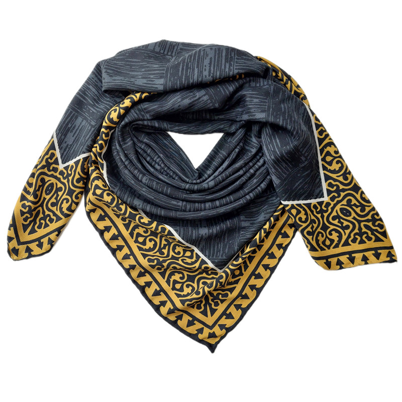 روسری زنانه مدل ساده حاشیه سنتی