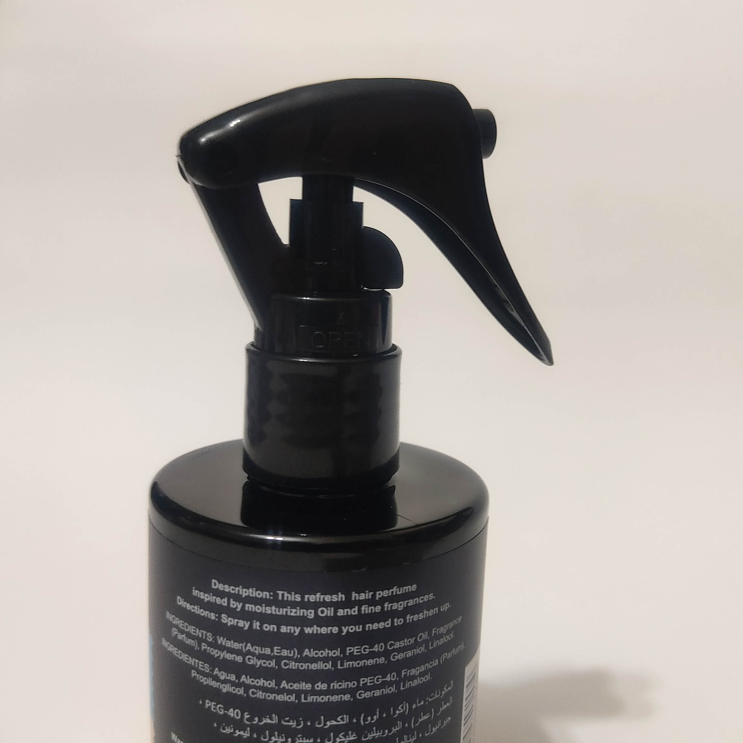اسپری خوشبوکننده مو دیر بادی مدل aqua fantasy حجم 100 میلی لیتر اسپری خوشبوکننده مو دیر بادی مدل aqua fantasy حجم 100 میلی لیتر