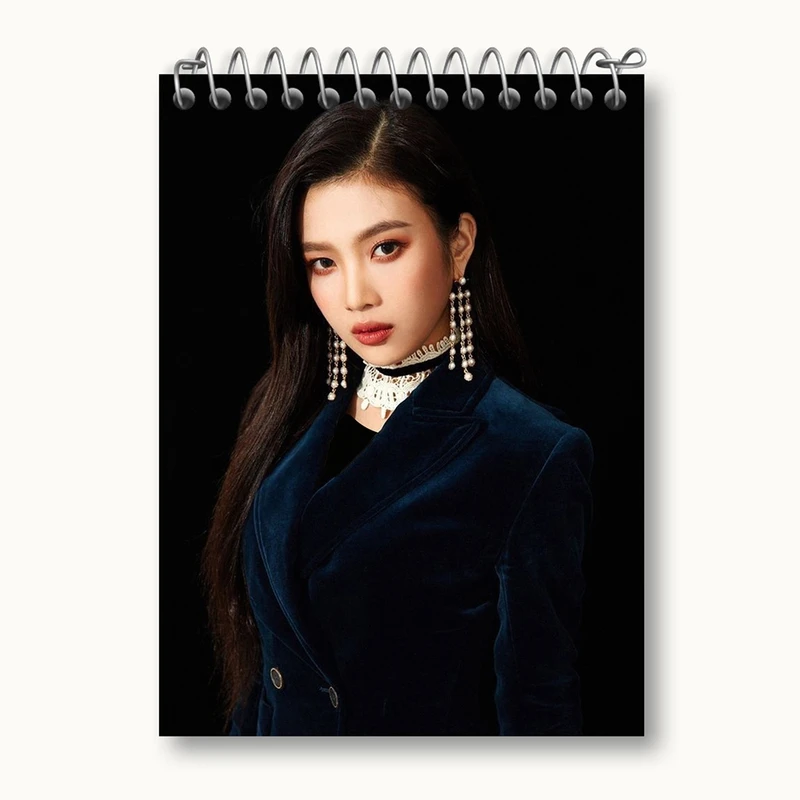دفتر یادداشت 50 برگ خندالو مدل جوی گروه رد ولوت Red Velvet کد 13007