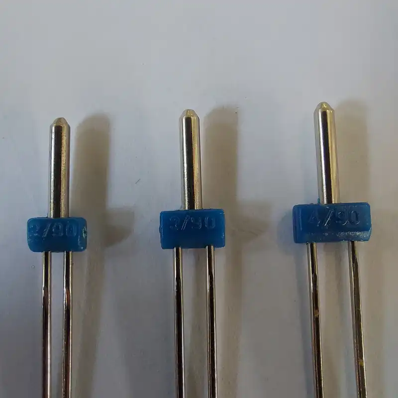 سوزن خیاطی مدل دوقلو کدA++ بسته 3 عددی