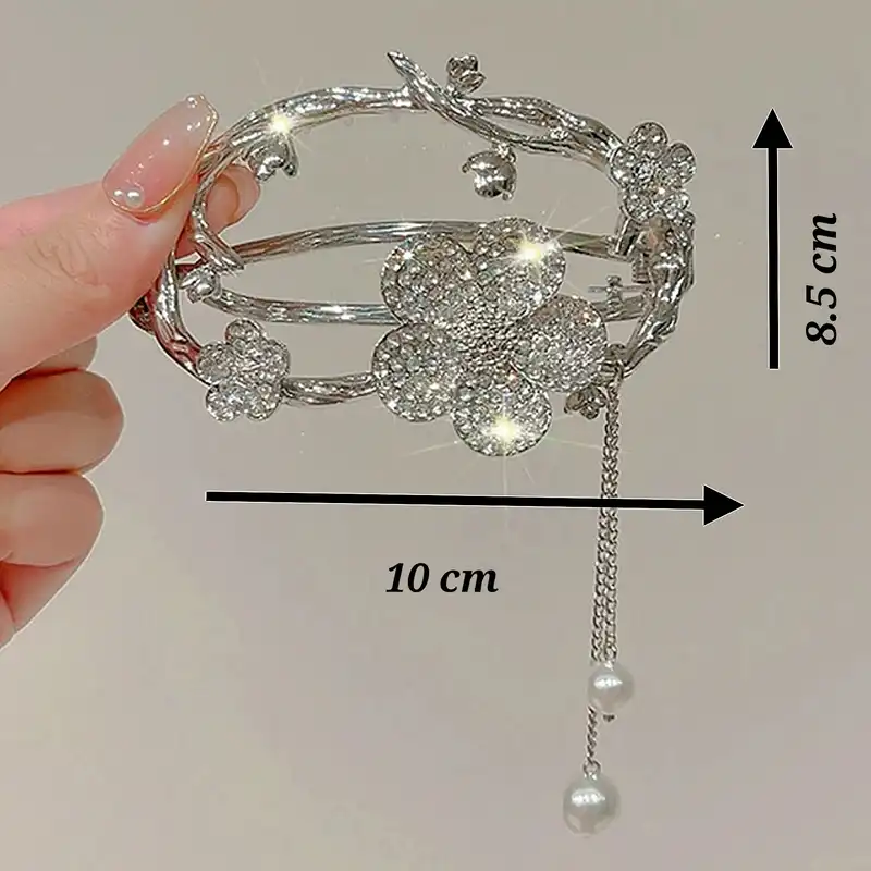 گیره مو زنانه مدل آویزدار گل نگین‌دار کد brg 1887