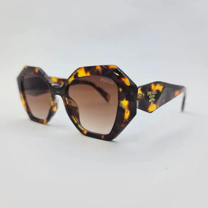 عینک آفتابی زنانه  مدل 8823