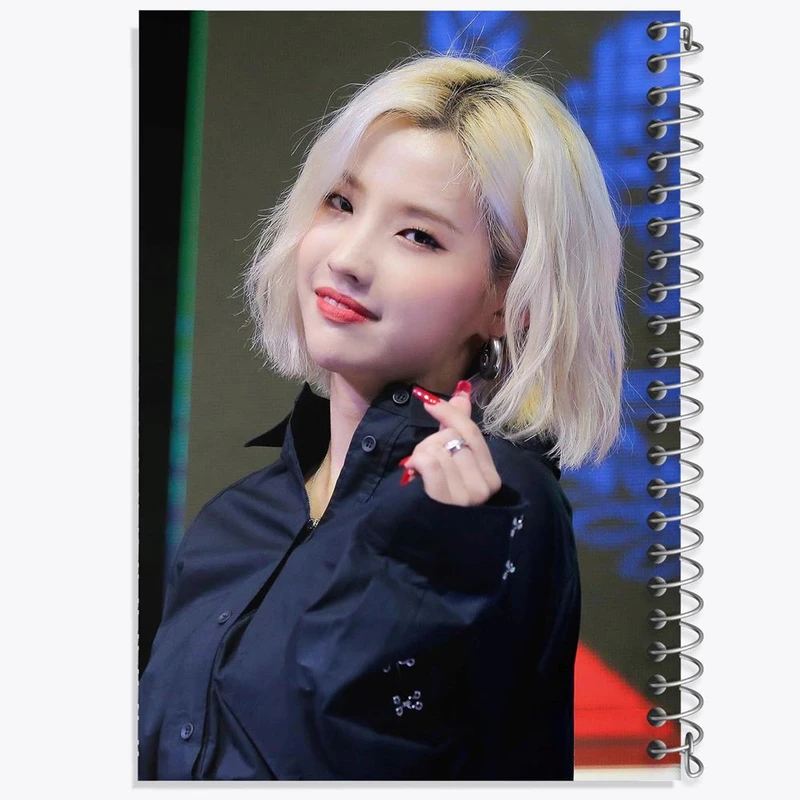 دفتر شطرنجی 50 برگ خندالو طرح سویون گروه جی آیدل GIdle کد 19576