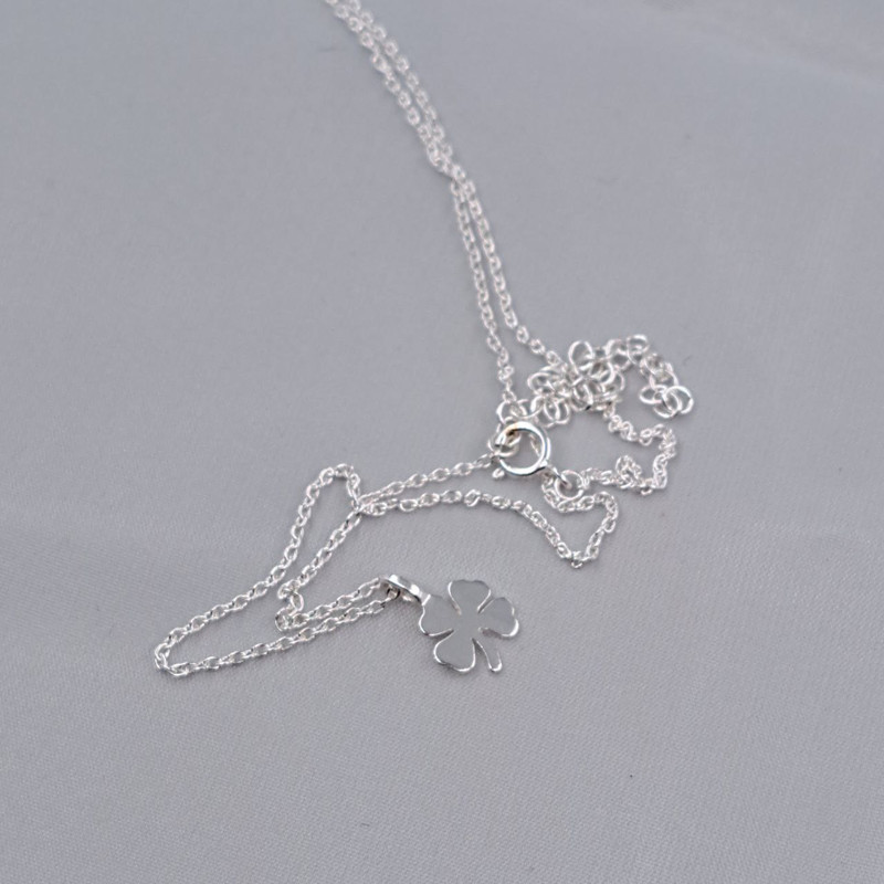 گردنبند نقره زنانه مدل شبدر گردنبند نقره زنانه مدل شبدر