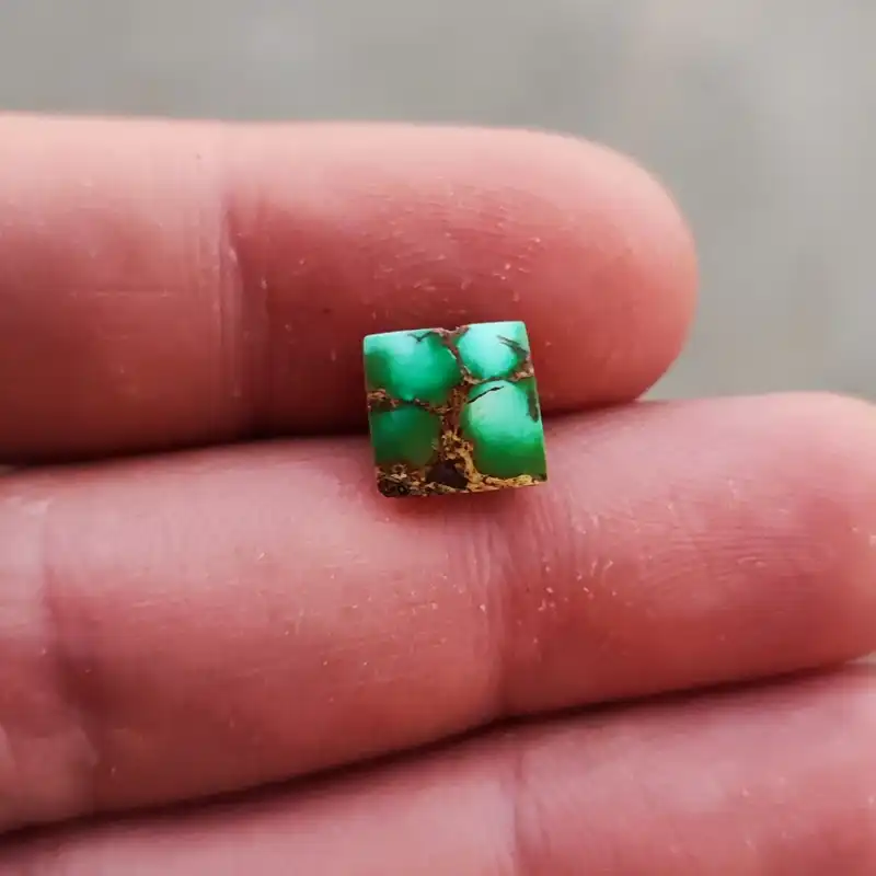 سنگ فیروزه نیشابور کد  NC-330