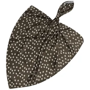 دستمال سر و گردن زنانه مدل ابریشم پاییزی طرح خال خالی کد ab400