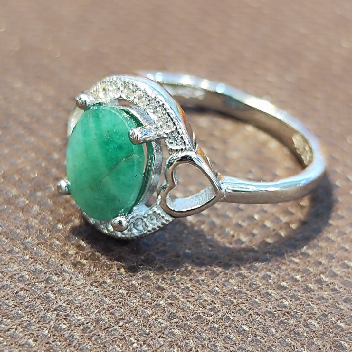 انگشتر نقره زنانه مدل سنگ زمرد آفریقایی کد 588