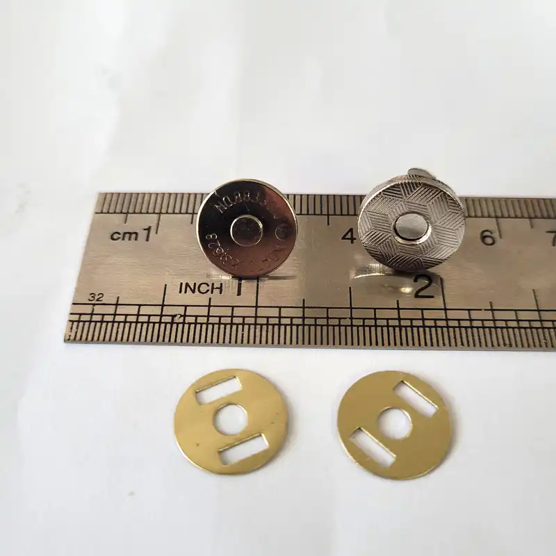 دکمه آهنربایی مدل شطرنجی کد SH02 بسته 5 عددی