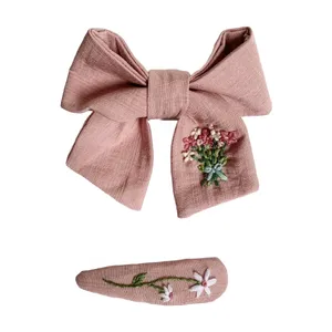 گیره زنانه مدل پاپیونی و تق تقی گلدوزی شده3511 مجموعه 2 عددی