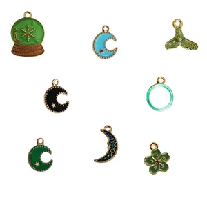 آویز دستبند کد AD 735 مجموعه 8 عددی