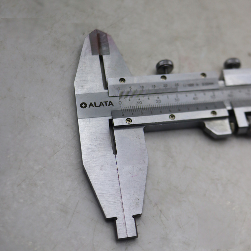 کولیس آلاتا مدل YP-0-250  گستره 250-0 میلی متر