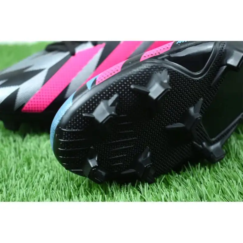 کفش فوتبال مردانه مدل استوک دار